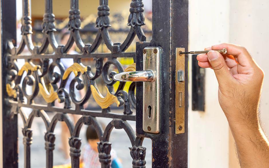 changer serrure porte pvc Neuilly-Plaisance